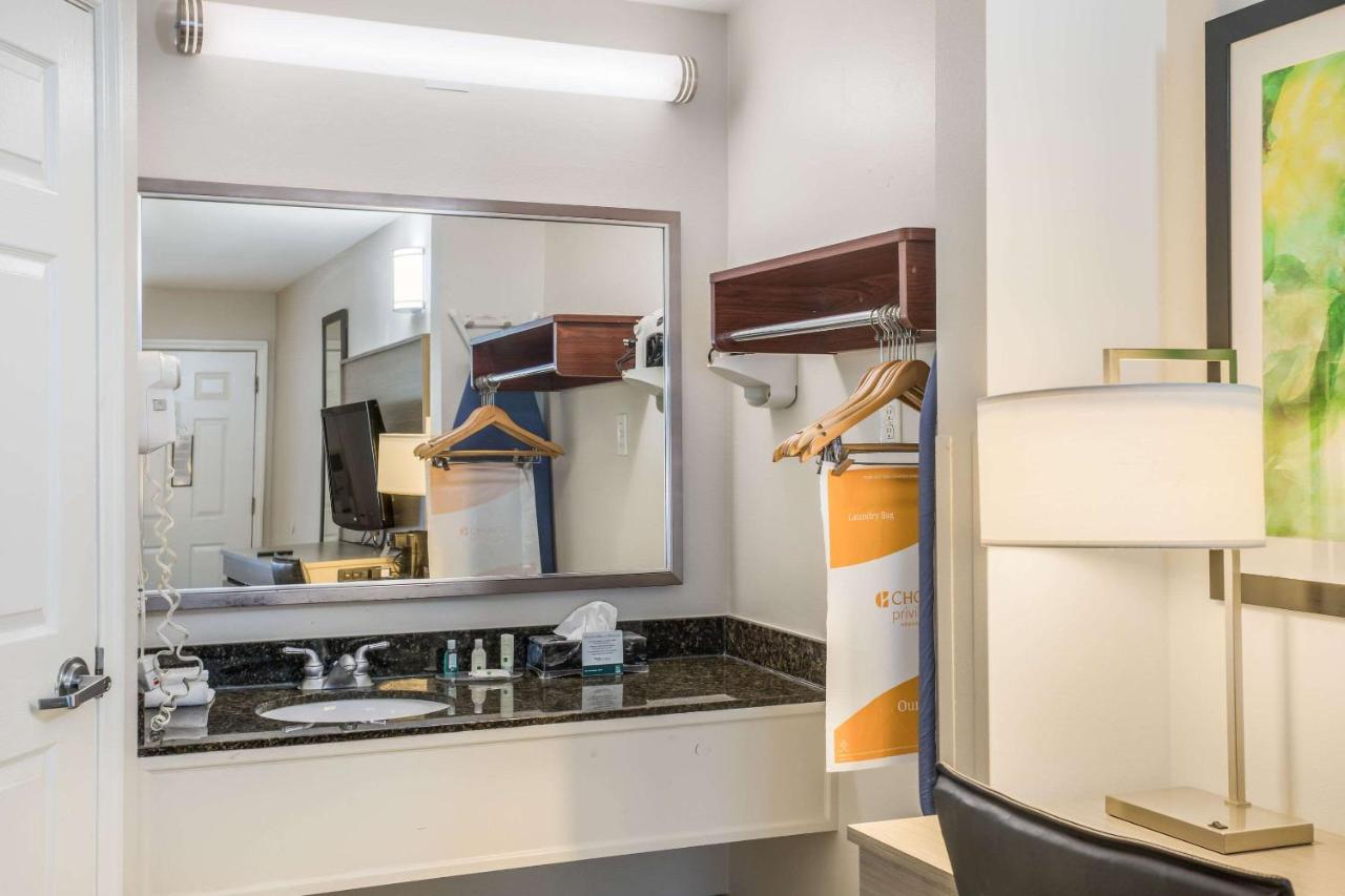 | Quality Inn Gallatin-Nashville Metro