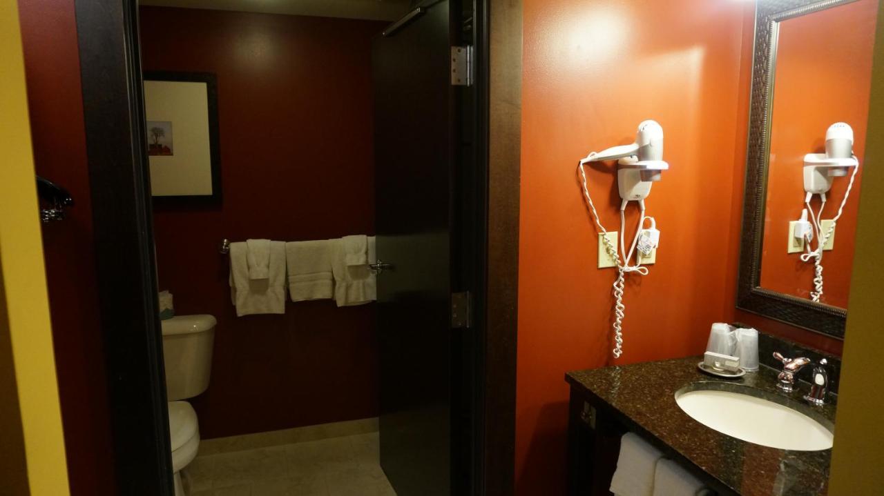 Deluxe King Room at Bear Creek Mountain Resort