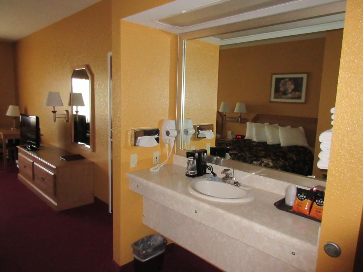 | Parkfield Inn - Warsaw