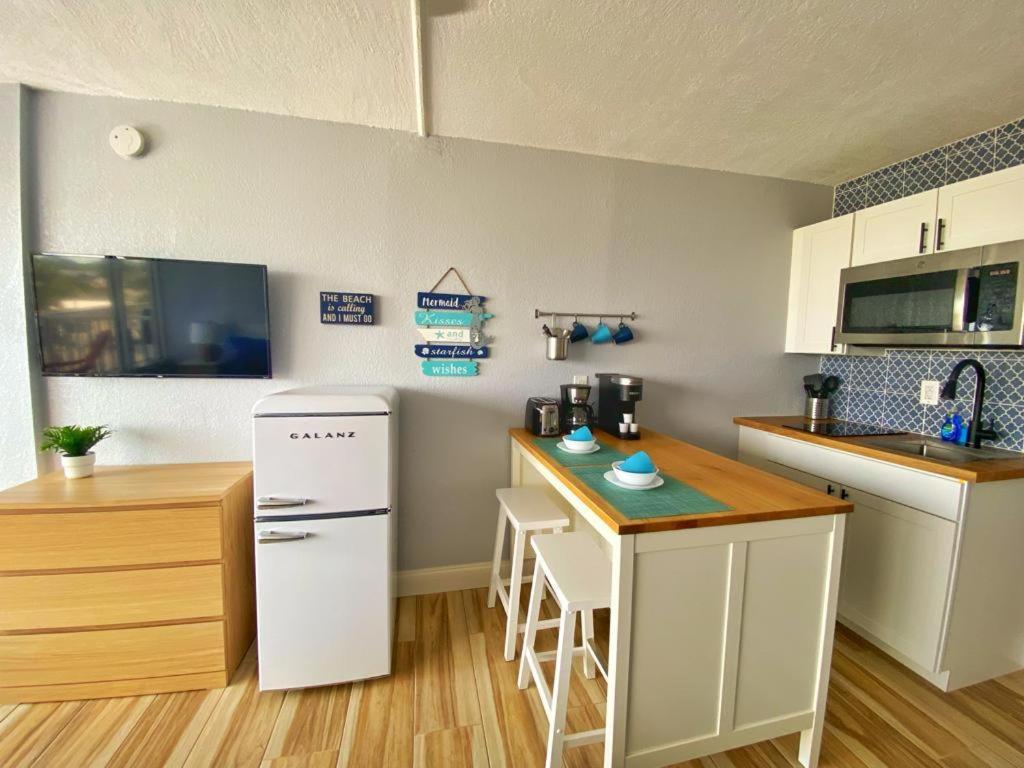  | Castaways Resort Studios