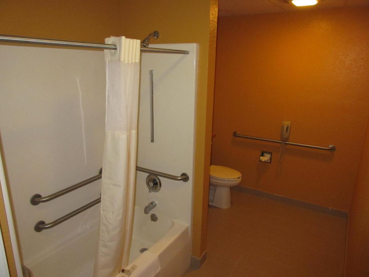 | Parkfield Inn - Clinton