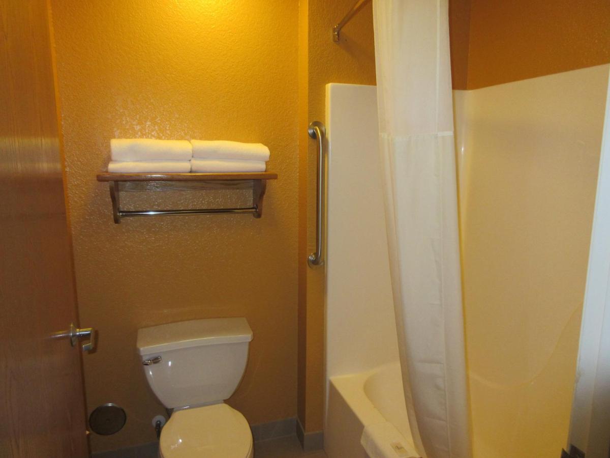 | Parkfield Inn - Clinton