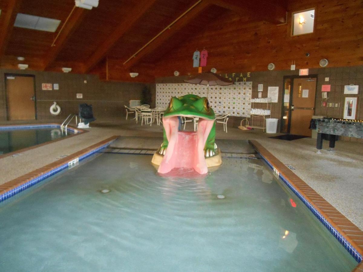 | AmericInn by Wyndham Wetmore Munising