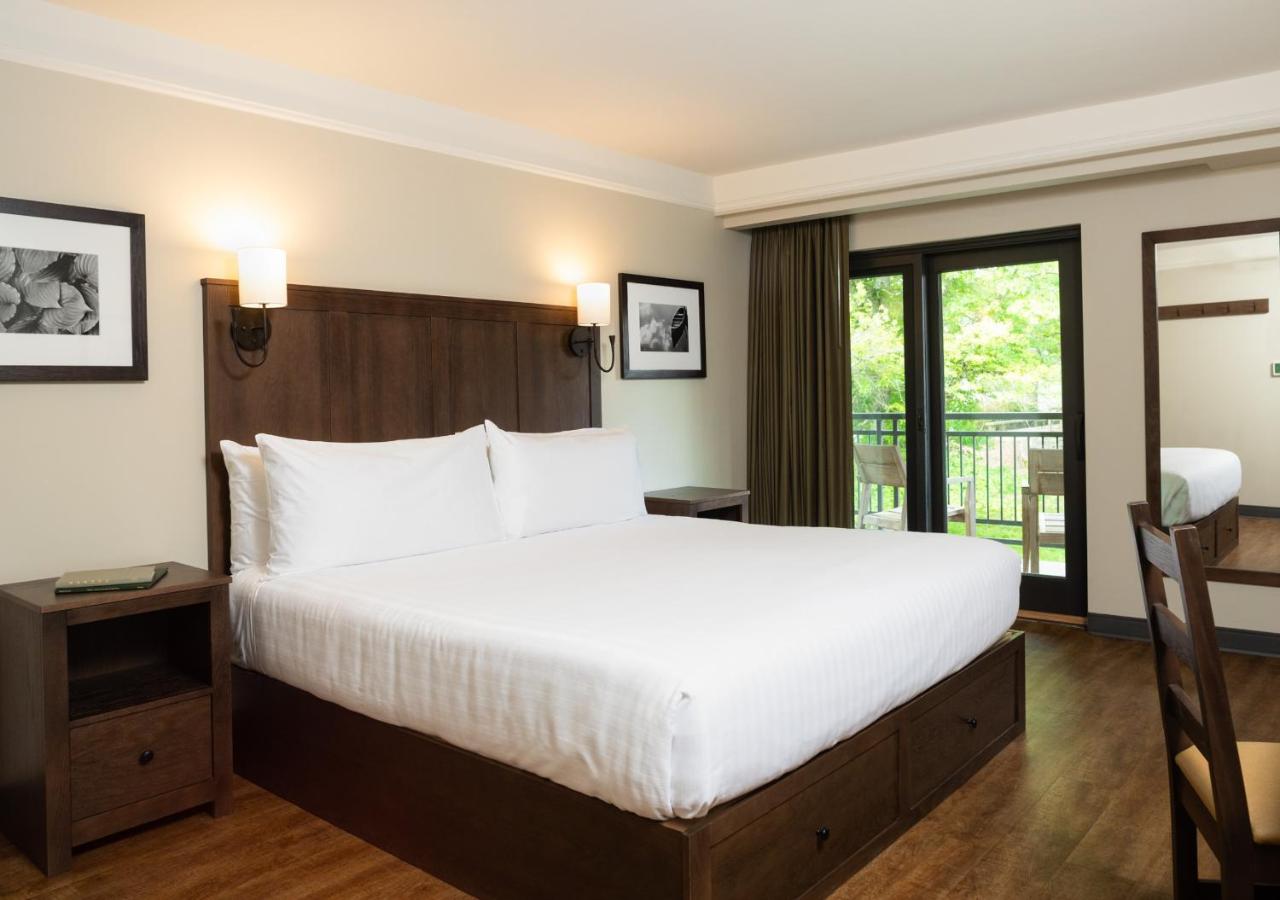 King Room with Balcony at Kanuga Inn & Lodging