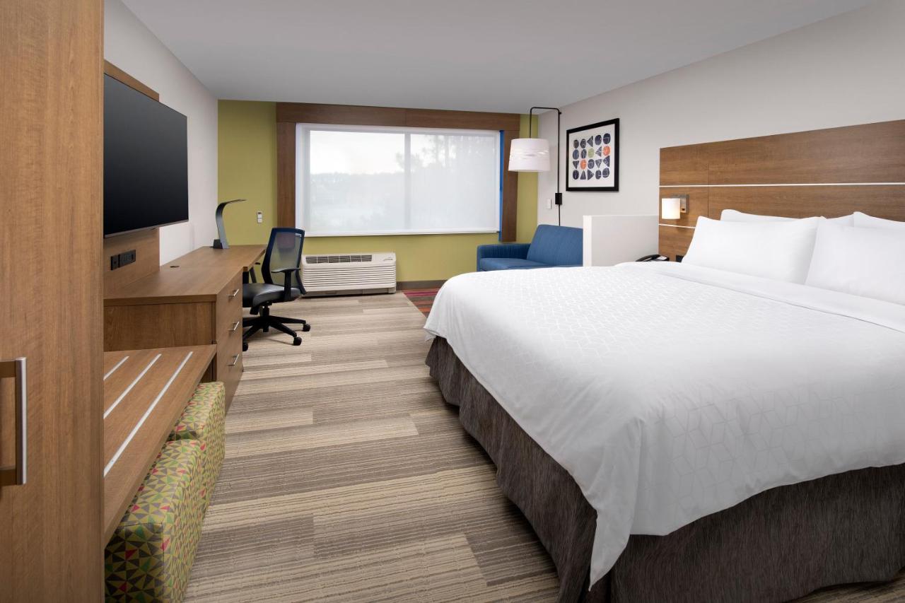 Suite - Hearing Accessible - Non-Smoking at Holiday Inn Express and Suites North Brunswick by IHG