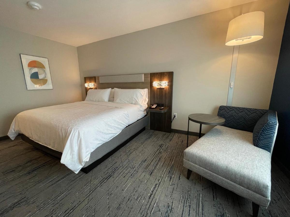 Standard Room at Holiday Inn Express & Suites Ft. Smith Airport by IHG