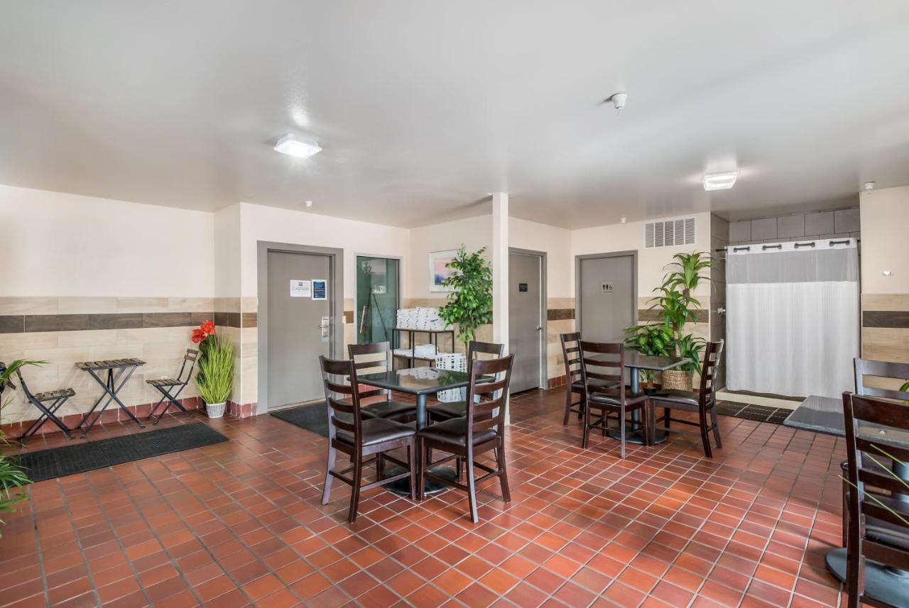 | Red Lion Inn & Suites at Olympic National Park