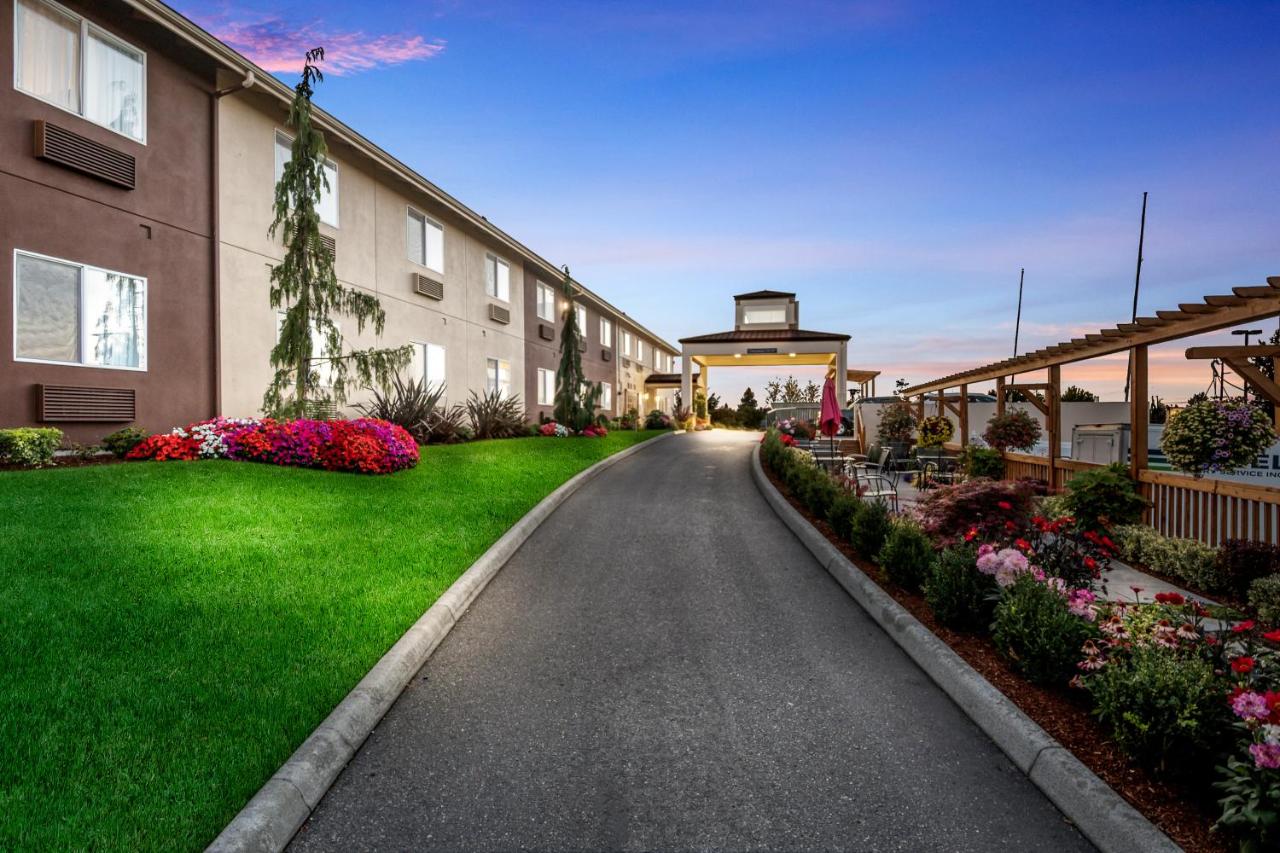 | Red Lion Inn & Suites at Olympic National Park