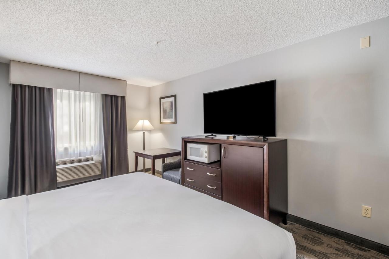 | Red Lion Inn & Suites at Olympic National Park