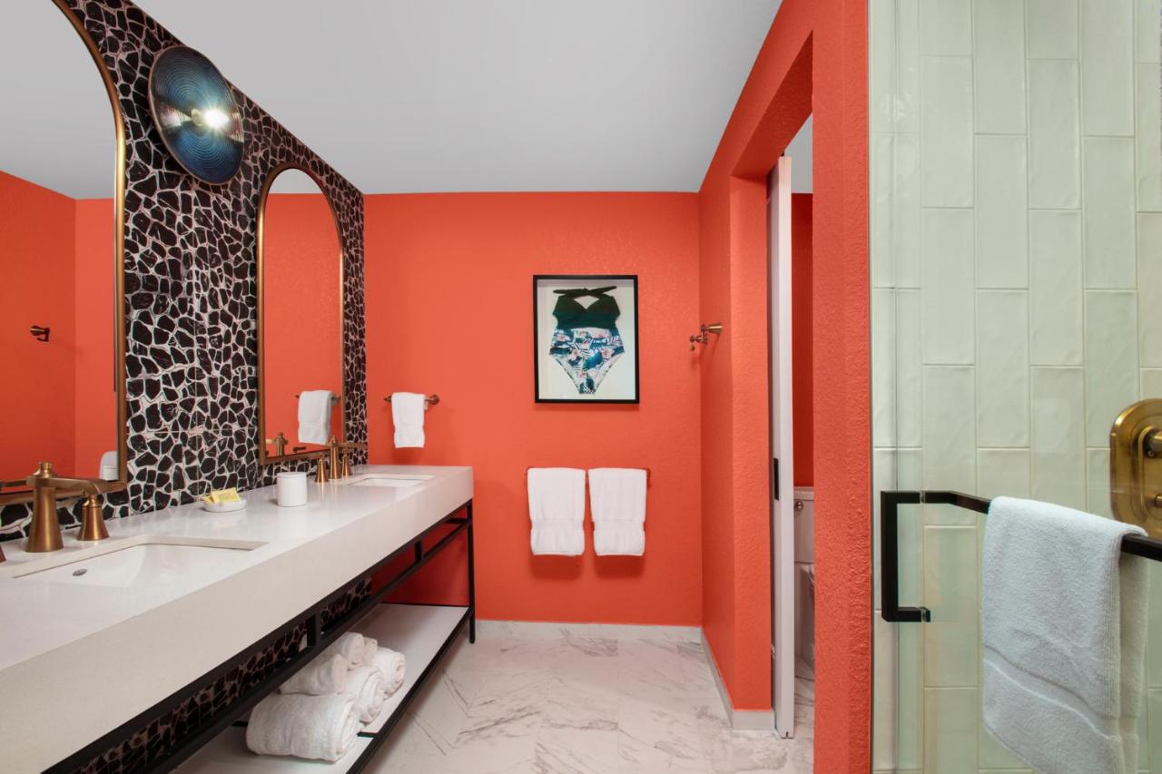 | Bellwether Beach Resort