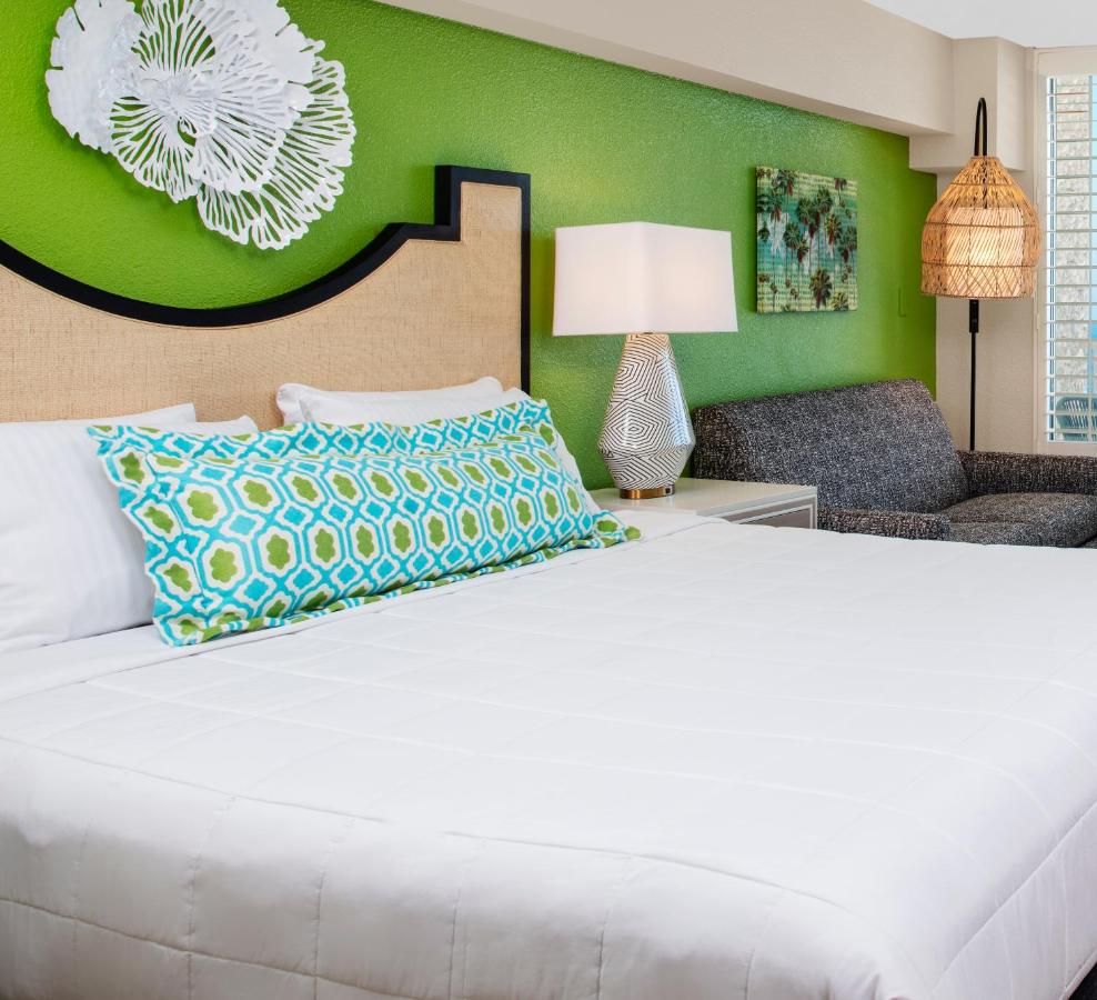 | Bellwether Beach Resort