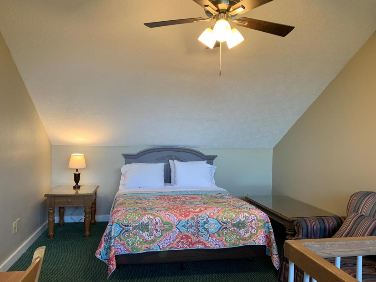 Junior Suite with Balcony at Woodbridge Inn & Tavern