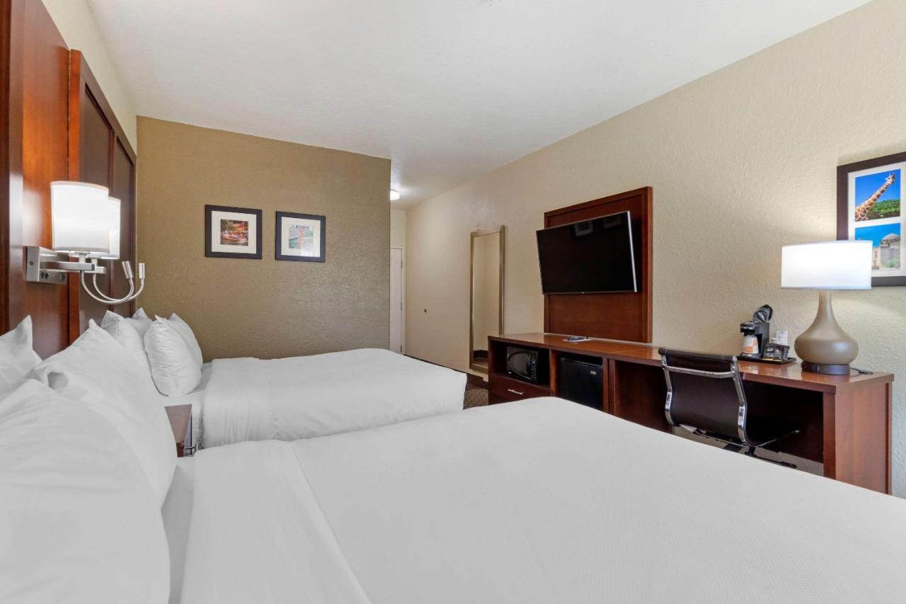 Queen Room with Two Queen Beds - Accessible/Non-Smoking at Comfort Inn & Suites Near Six Flags & Medical Center