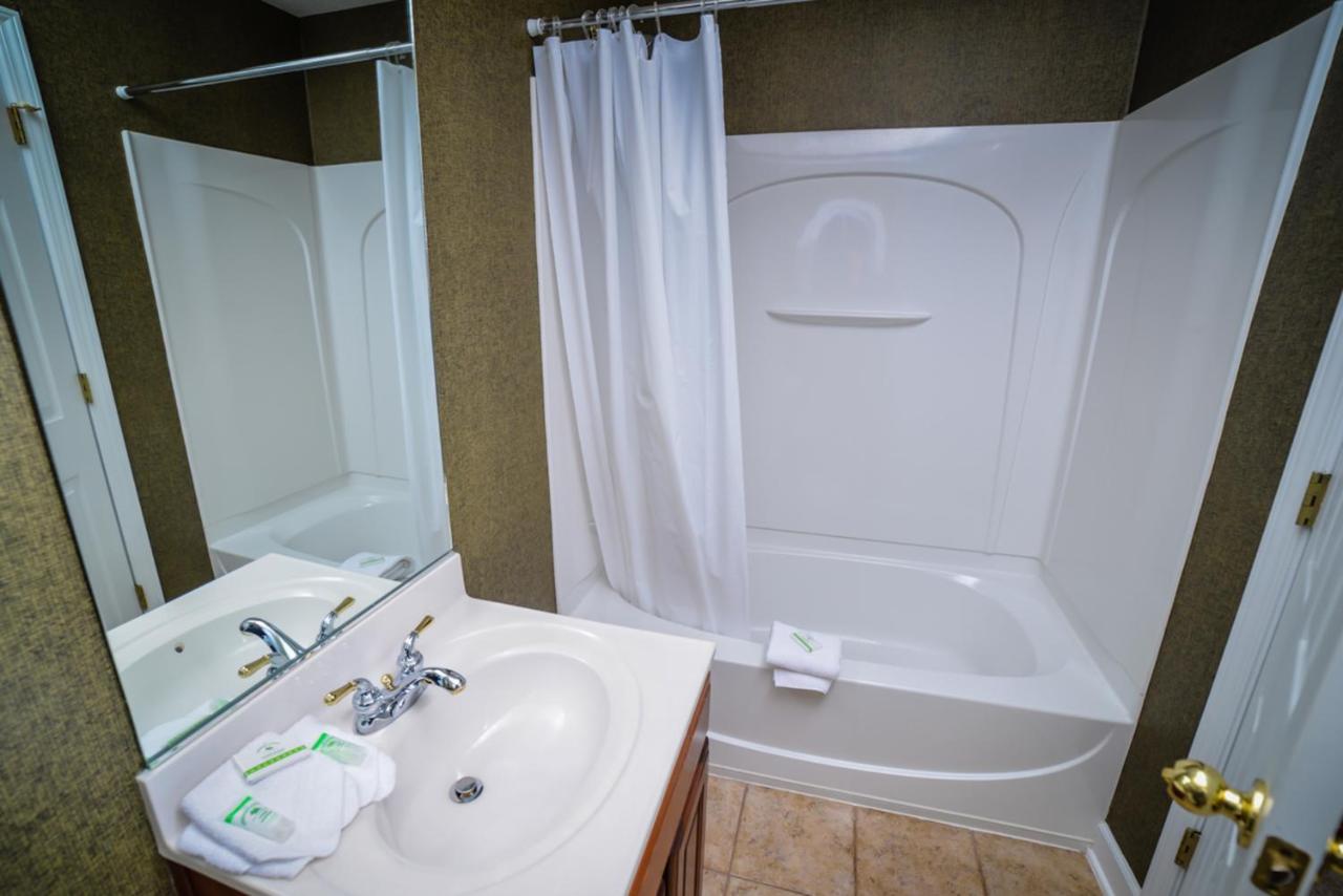  | Barefoot Resort Golf & Yacht Club Villas