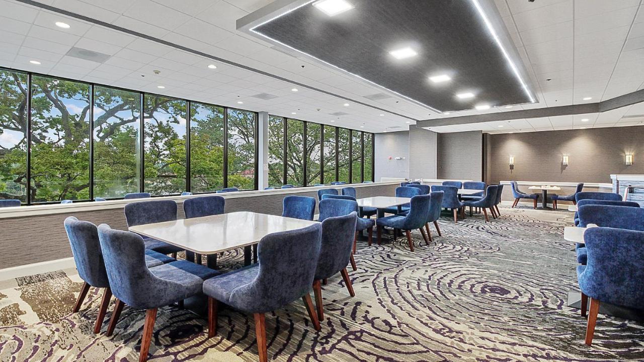 | Holiday Inn Chicago Nw Crystal Lk Conv Ctr, an IHG Hotel