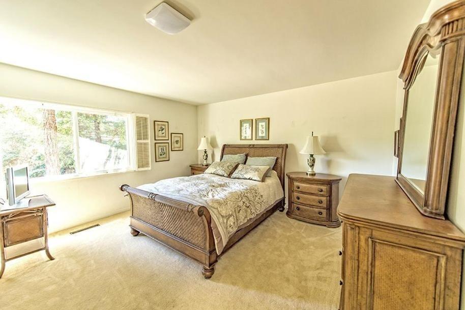 | Exclusive Hope Ranch Home w/Pool and Private Beach access