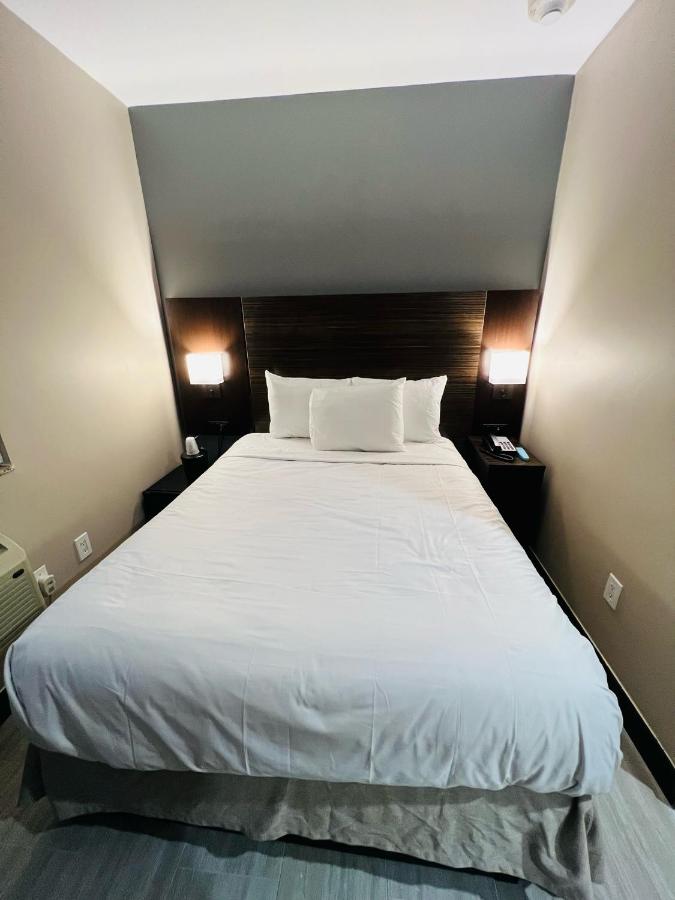 | Rockaway Hotel