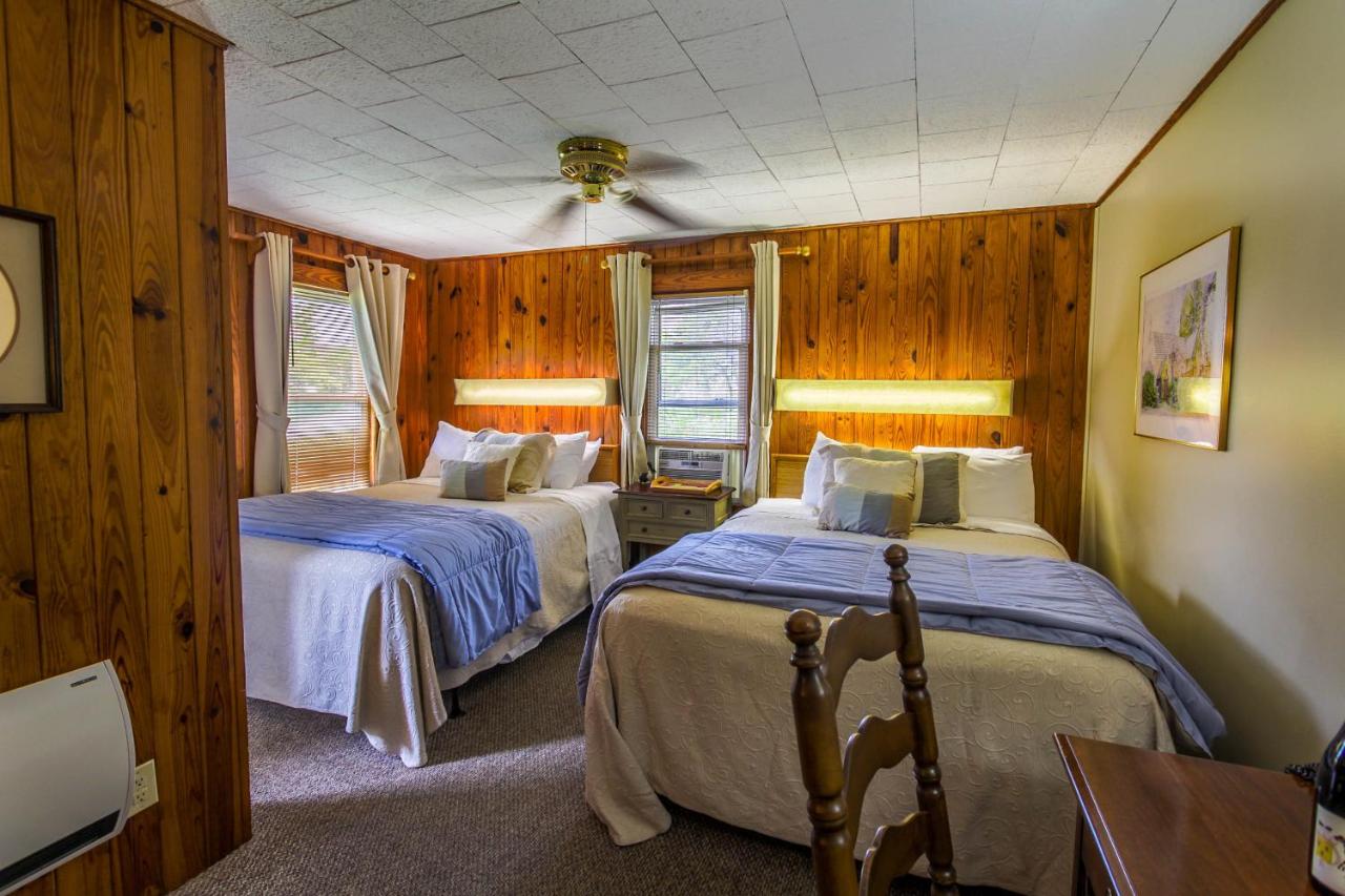| Mountainaire Inn and Log Cabins