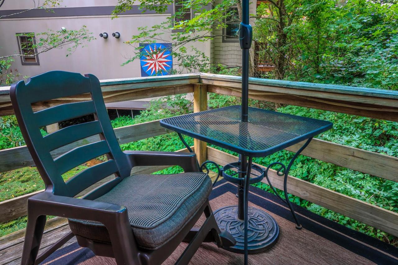 | Mountainaire Inn and Log Cabins