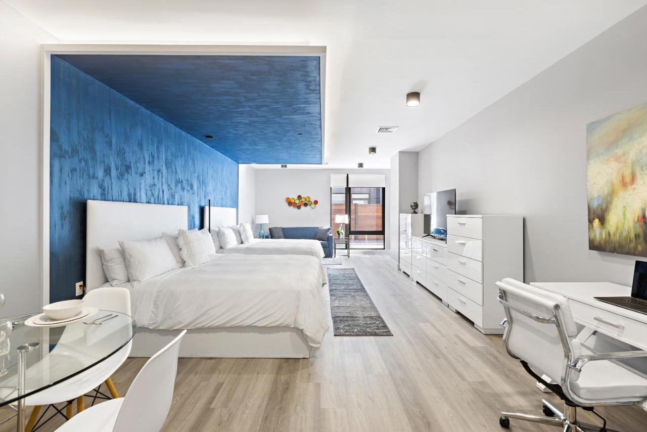 Deluxe King Suite with Two King Beds, Non-Smoking at Global Luxury Suites at The Arches