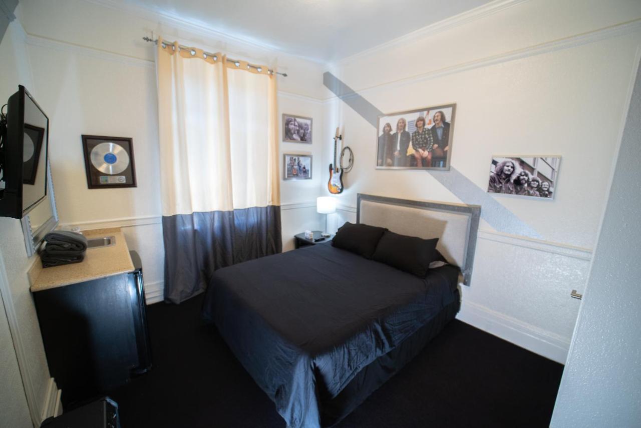 Queen Room with Shared Bathroom at Music City Hotel - Home of the San Francisco Music Hall of Fame