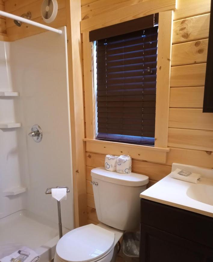 | The Beach House Lakeside Cottages