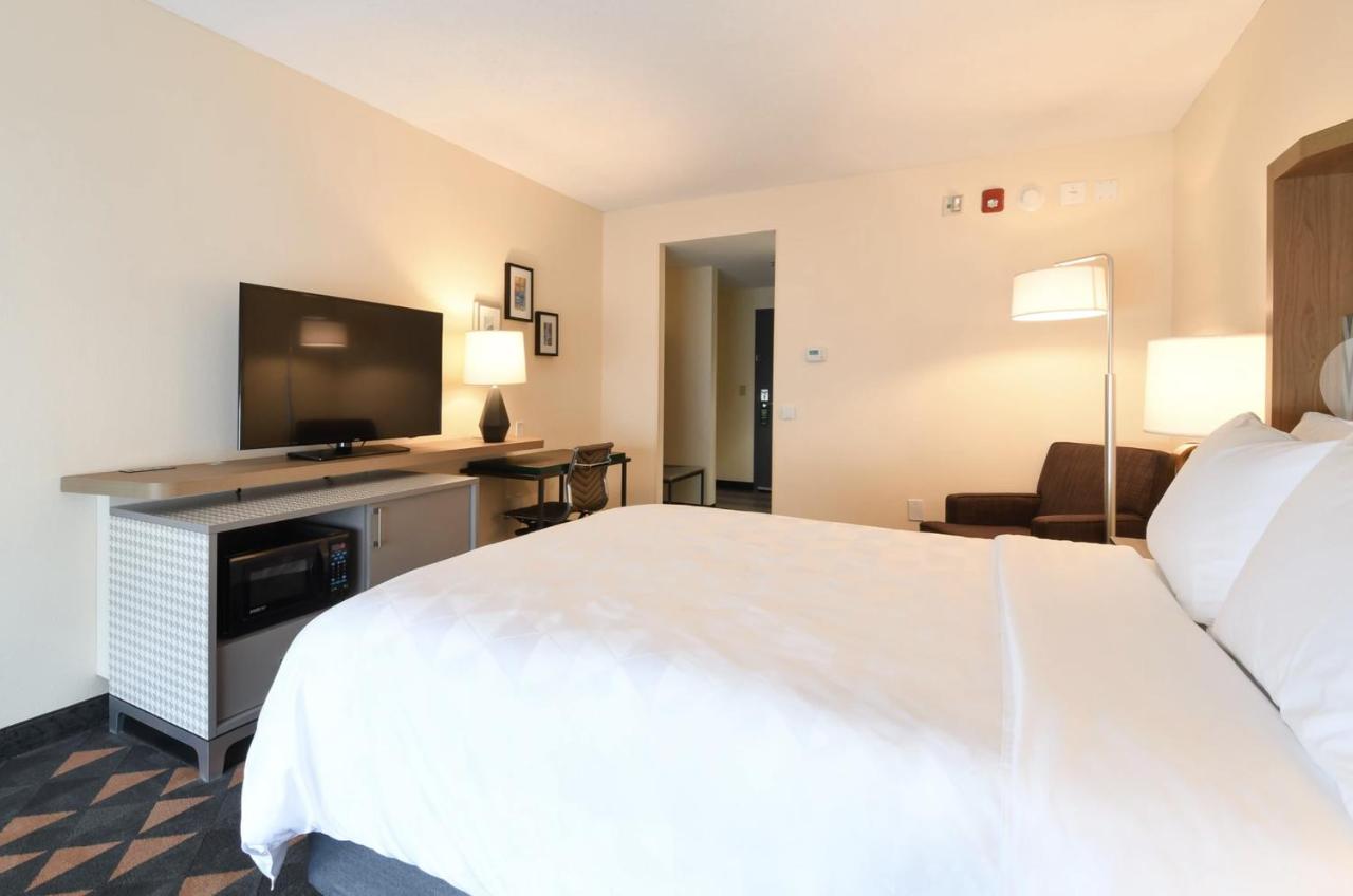  | Holiday Inn Fredericksburg - Conference Center, an IHG Hotel