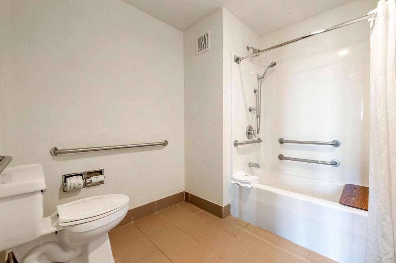 Standard King Suite - Mobility Accessible/Non-Smoking at Comfort Inn Anderson South