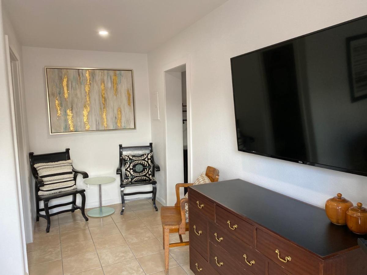 Double Room with Private Bathroom at Mi Kasa Hot Springs 420, Adults only, Clothing Optional