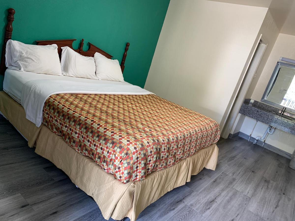  | Green Garden Inn