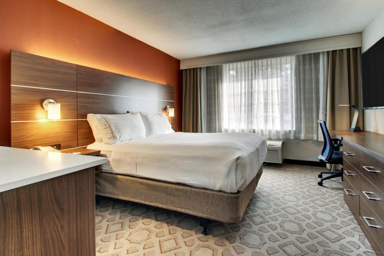 King Room with Sofa Bed at Holiday Inn Express Poughkeepsie by IHG
