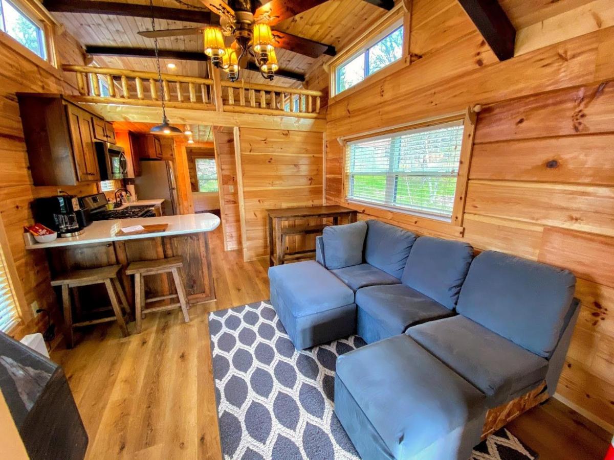 | B11 NEW Awesome Tiny Home with AC, Mountain Views, Minutes to Skiing, Hiking, Attractions