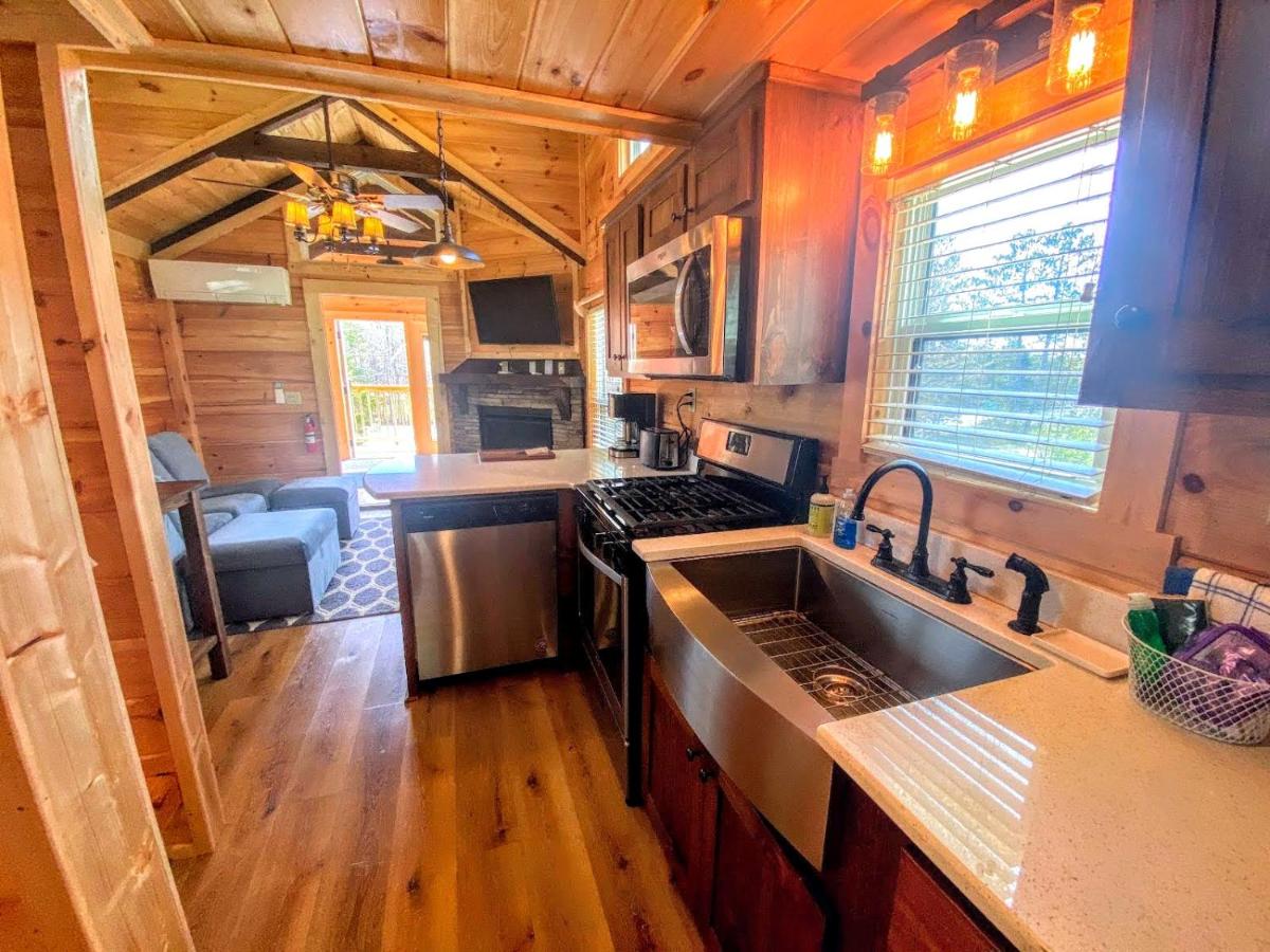 | B2 NEW Awesome Tiny Home with AC, Mountain Views, Minutes to Skiing, Hiking, Attractions