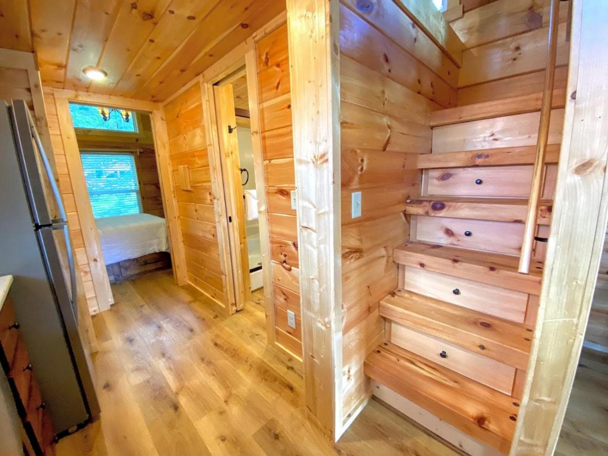 | B2 NEW Awesome Tiny Home with AC, Mountain Views, Minutes to Skiing, Hiking, Attractions