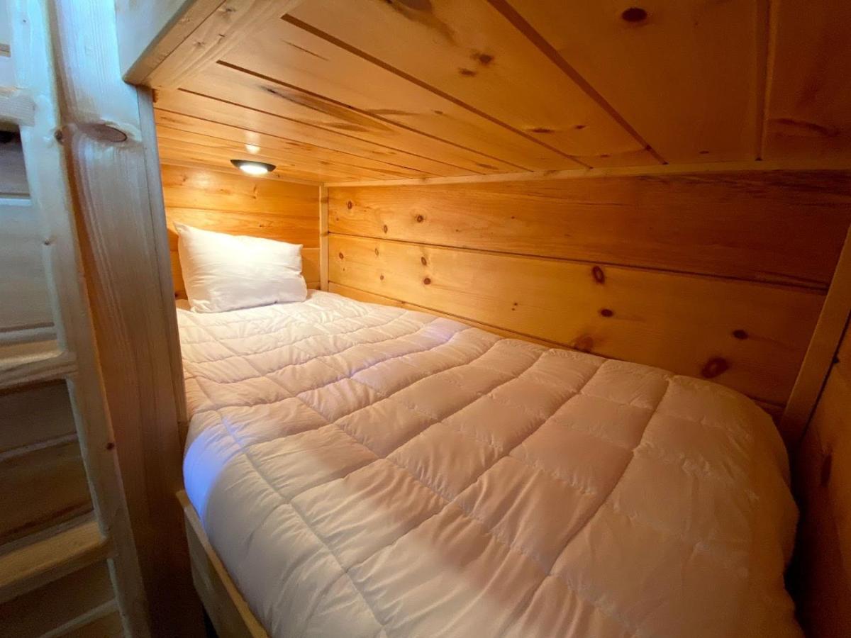 | B3 NEW Awesome Tiny Home with AC, Mountain Views, Minutes to Skiing, Hiking, Attractions