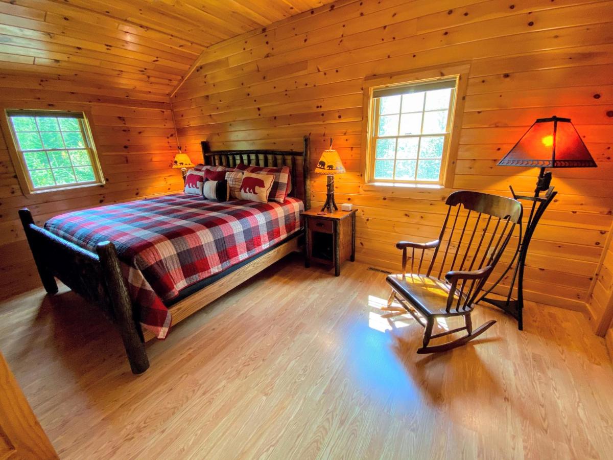 | NEW Log cabin in the heart of the White Mountains - close to Bretton Woods, Cannon, Franconia