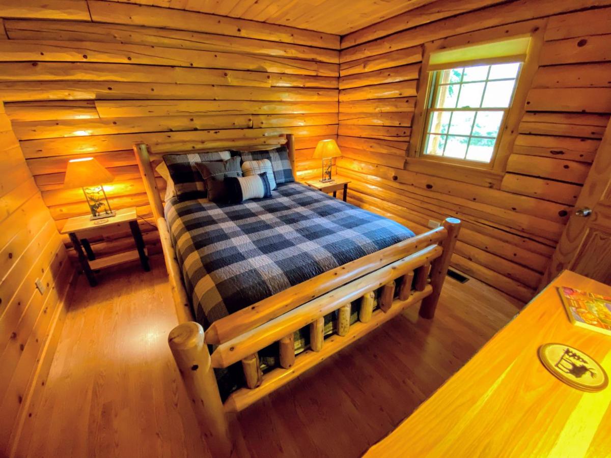 | NEW Log cabin in the heart of the White Mountains - close to Bretton Woods, Cannon, Franconia
