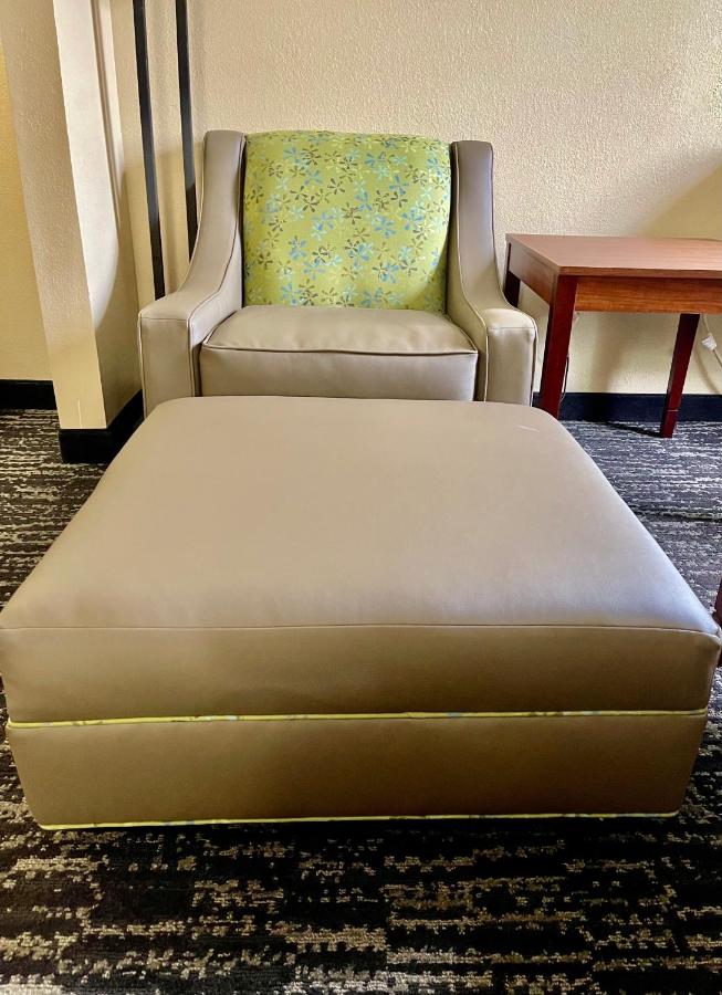 King Room - Non-Smoking at Quality Inn & Suites Hendersonville - Flat Rock