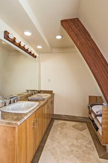 | European Elegance Ocean Bluffs