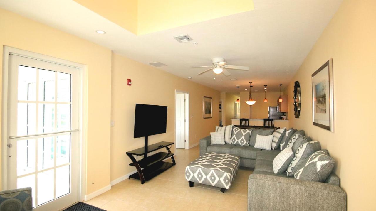 | John's Pass Hotel - Brand New Property Fully Remote