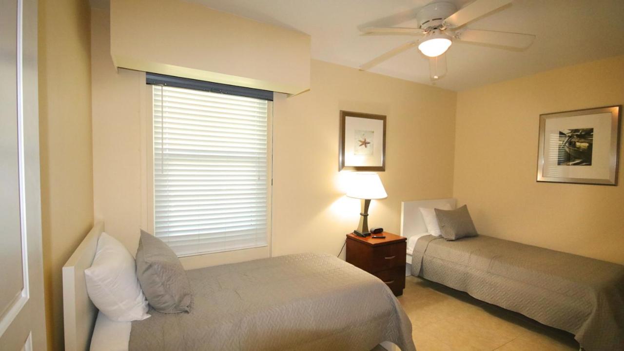 | John's Pass Hotel - Brand New Property Fully Remote