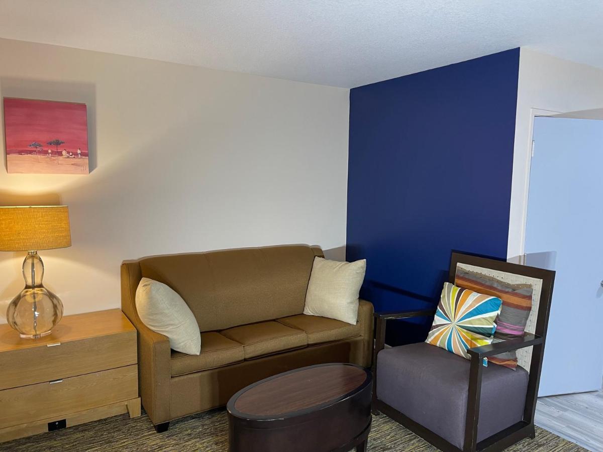 Deluxe King Room at Rodeway Inn Oscoda