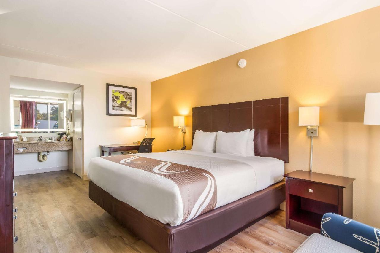 Non-Smoking - King Room at Quality Inn Bradenton - Sarasota North