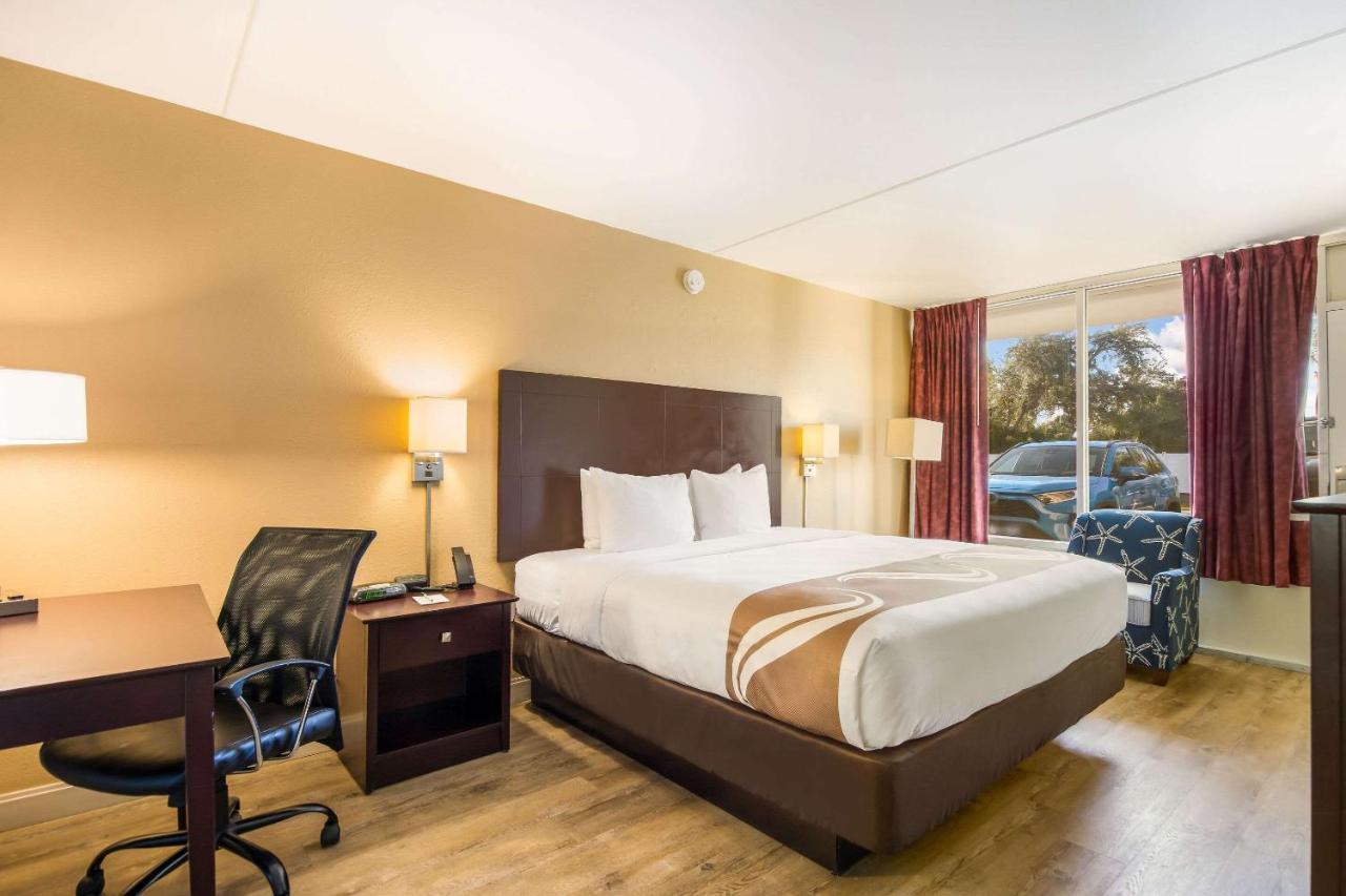 Non-Smoking - King Room at Quality Inn Bradenton - Sarasota North