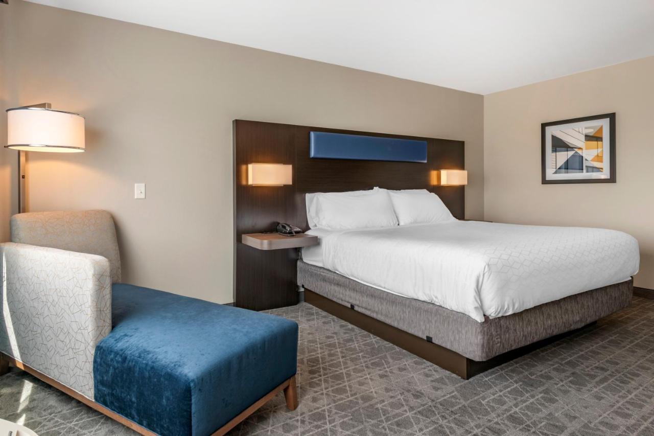 | Holiday Inn Express & Suites - Lancaster - Mount Joy, an IHG Hotel