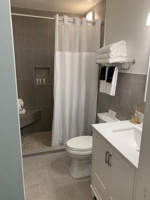 Waterfront Room at Kona Kai Resort and Gallery - Adults Only