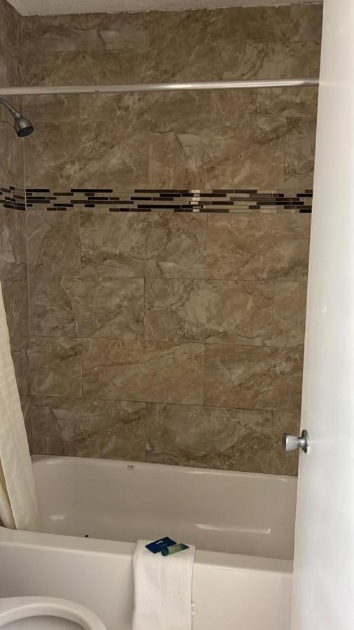  | APM Inn & Suites - Jacksonville