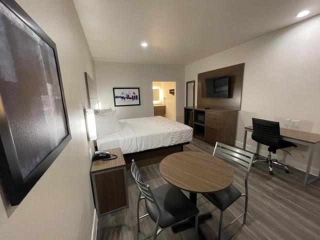 | Palace Inn Blue - Garth Rd