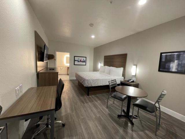 | Palace Inn Blue - Garth Rd