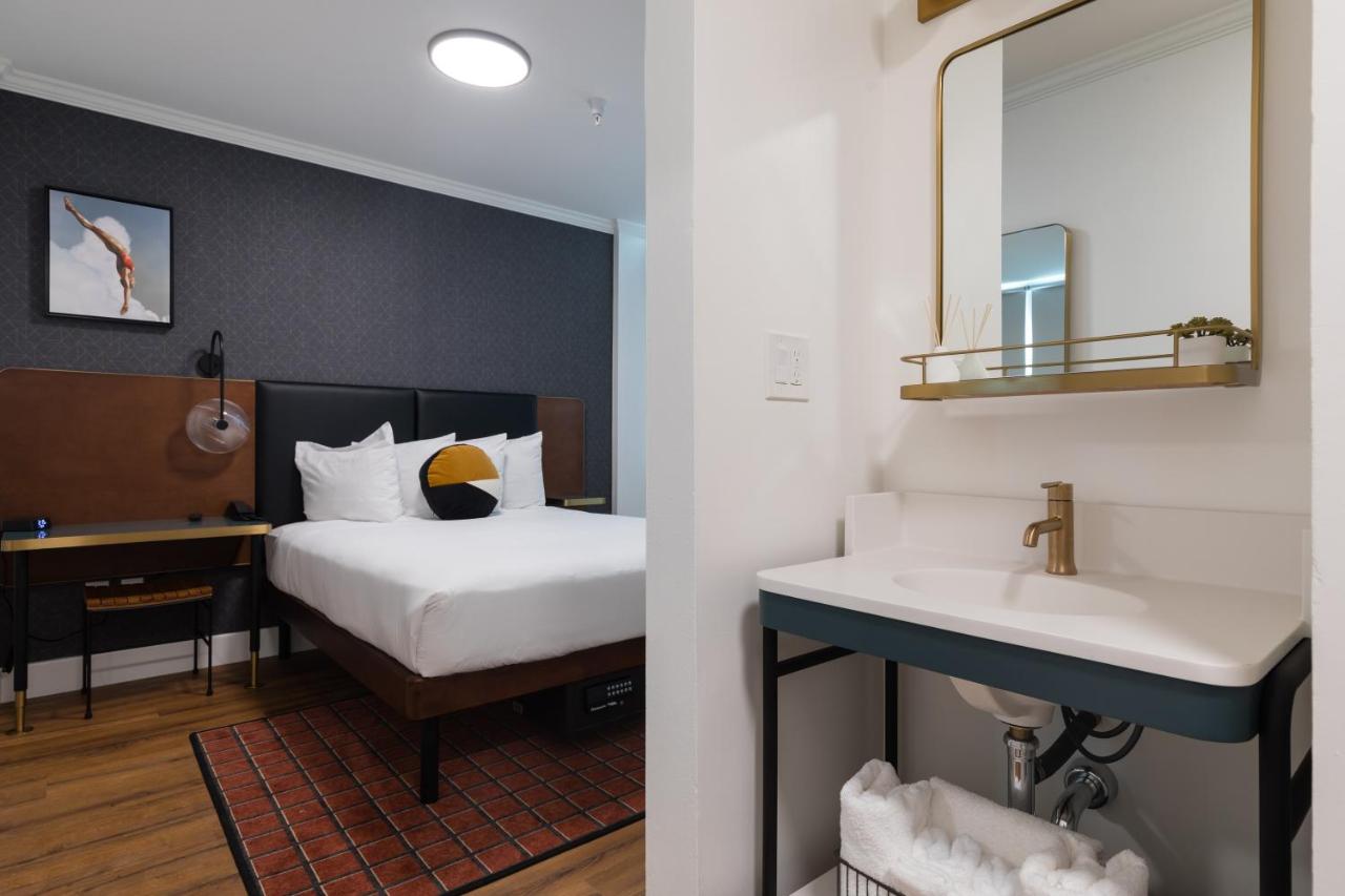Double Room at Hotel Stratford